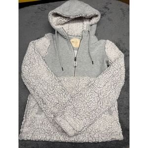 Altar’d State Women’s XS Sherpa 1/4 Zip Hoodie!